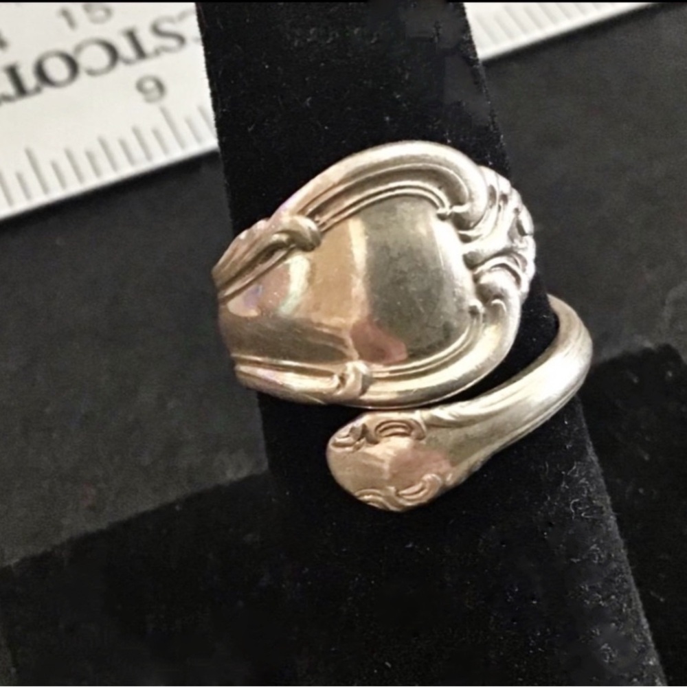 Vintage - Circa 1940s Sterling Silver Joan of Arc Spoon Ring - ISC